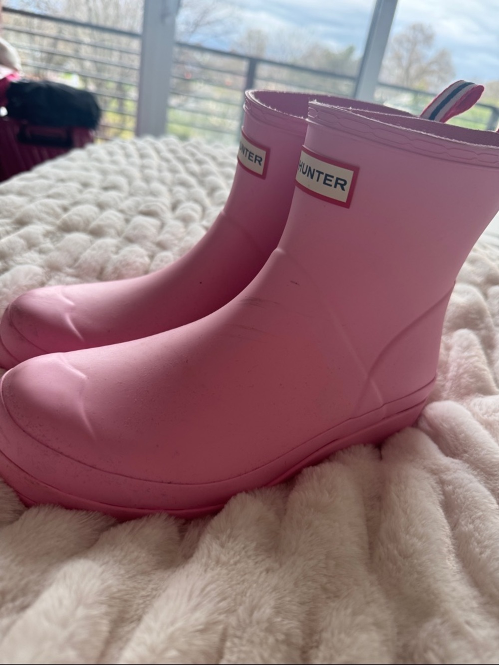 Hunter Pink Short Gloss Rain Boots - Picture 3 of 6
